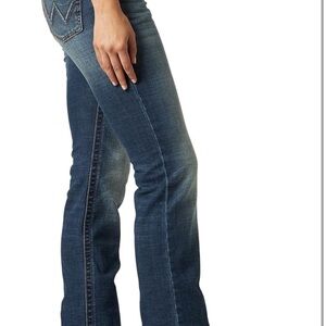 Wrangler Women's Bootcut Jeans - Dark Blue Wash SIZE 1/38